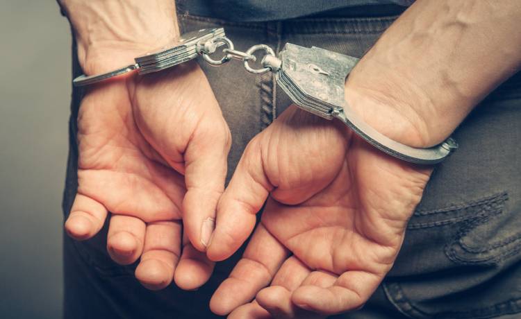 Ciągnęła psa za samochodem. Był przywiązany do haka holowniczego