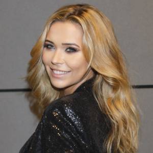 Sandra Kubicka: "Córeczka tatusia". U boku Barona uroczy "maluch" [WIDEO]