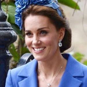 Księżna Kate zrzuciła garsonki i idealnie skrojone suknie. Tym razem postawiła na swobodę! [FOTO]