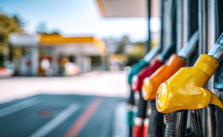 Letnia benzyna już od jutra! Ważna zmiana na wszystkich stacjach paliw w Polsce, fot. Shutterstock