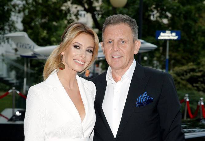 Izabela Janachowska pokazała brzuszek!                                          