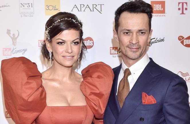 Aktorka znana z "M jak miłość" „przyłapana” w łóżku. Alżbeta Lenska i Rafał Cieszyński dali się ponieść chwili! [ZDJĘCIE]