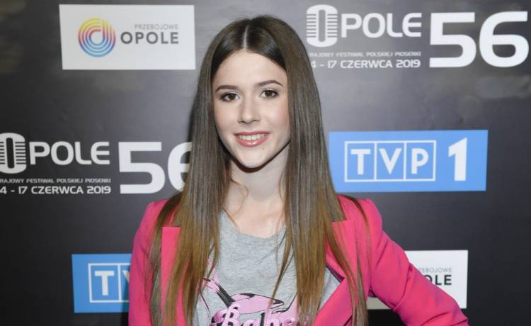 Roksana Węgiel ścięła włosy. Piosenkarka w nowej fryzurze wygląda znakomicie