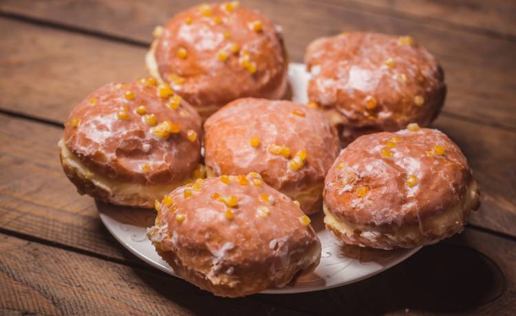 Oferta tylko dla prawdziwych wielbicieli pączków. Jedna sztuka kosztuje 100 złotych