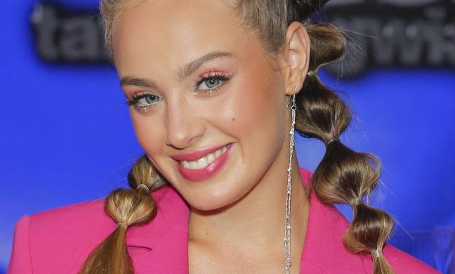 Wiktoria Gąsiewska odsłoniła ciało, prezentując niewielki tatuaż. Tak powitała jesień! "Jest ogień" [ZDJĘCIA]