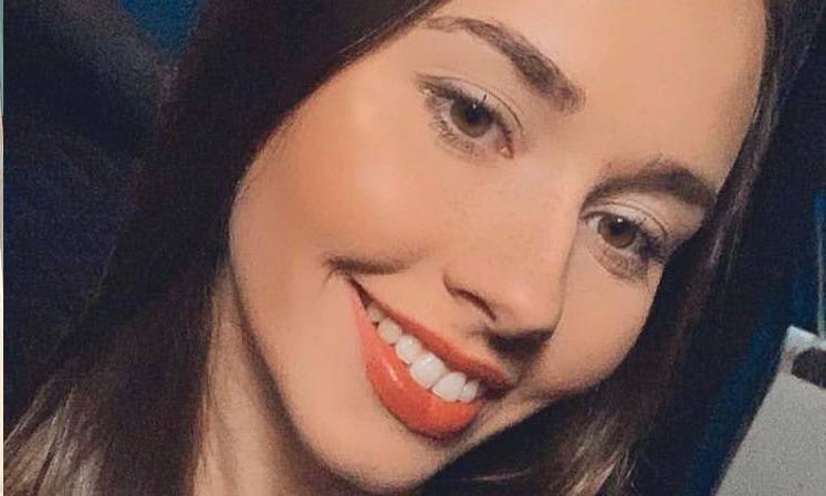 Marcelina Ziętek pluska się w basenie. Partnerka Piotra Żyły w bikini [FOTO]