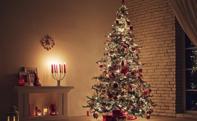 Czy po ubraniu choinki pojawia się u ciebie alergia? To może być syndrom choinki