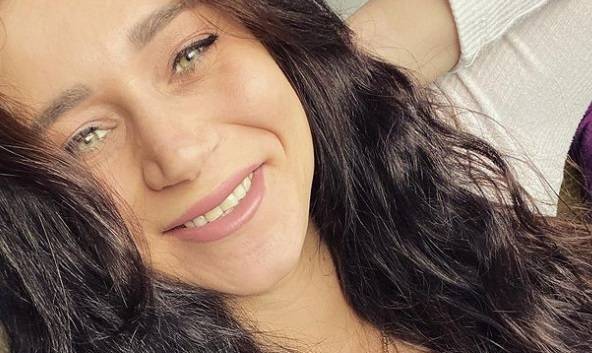 Martyna ze "ŚOPW" zniewala. Zmysłowe kadry z sesji ciążowej robią wrażenie! "Kwintesencja kobiecości" [FOTO]