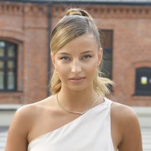 Zadziorna Julia Wieniawa w obłędnej stylizacji. Tak poszła na koncert! Co na to Nikodem Rozbicki? [ZDJĘCIE]                                