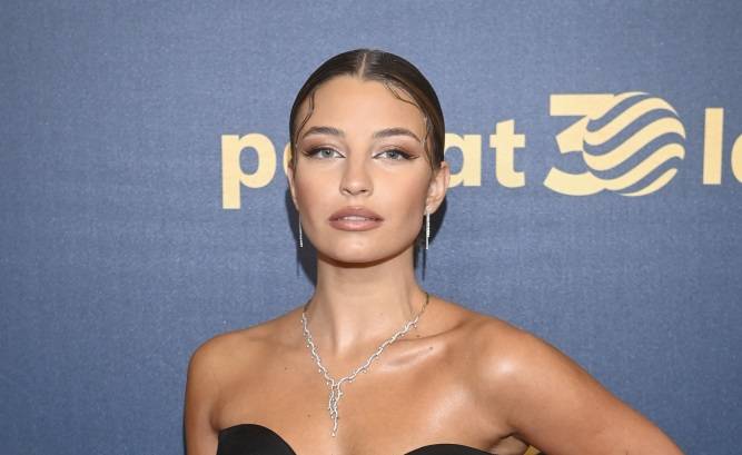 Julia Wieniawa na okładce w samej bieliźnie. Ale zdjęcia! "Za mocne" [ZDJĘCIA]