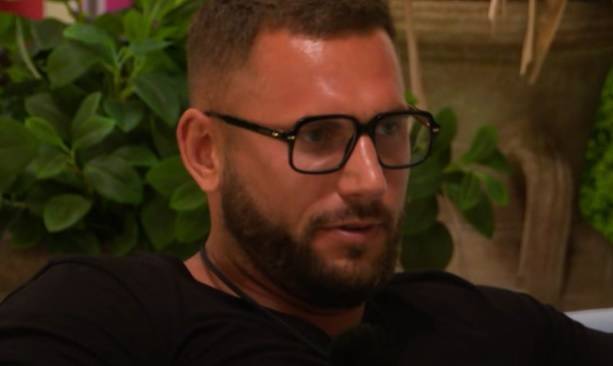 Kłótnia i rozstanie w "Love Island 6"! Widzowie krytykują zachowanie jednego z uczestników: "Zrobił aferę z niczego"