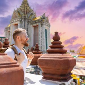 W Tajlandii ogłoszono roczną żałobę narodową. Co to oznacza dla turystów?