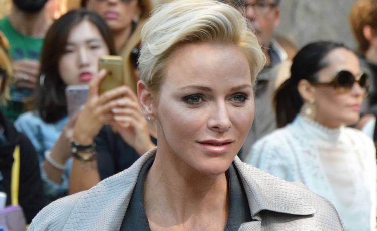 Księżna Monako "wycieńczona emocjonalnie i fizycznie". Trafiła do zamkniętego ośrodka. Niepokojące wieści o Charlene