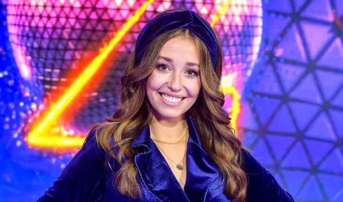 Izabella Krzan w stroju kąpielowym z dekoltem do pasa. Fani pod wrażeniem. "Piękna i seksowna" [ZDJĘCIA]