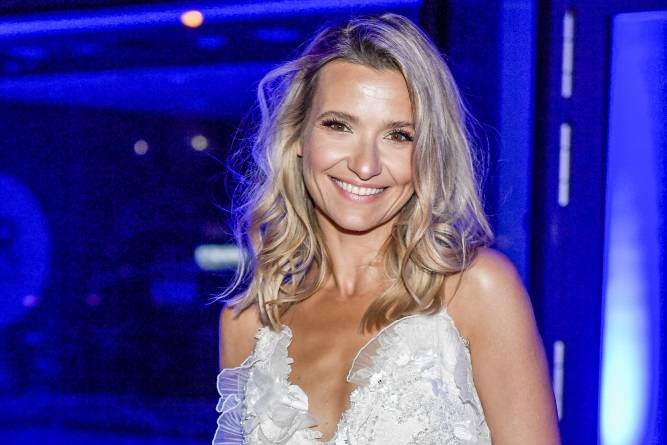 Joanna Koroniewska pozuje w bieliźnie i bez makijażu. "Im jestem starsza, tym mniej się wstydzę"