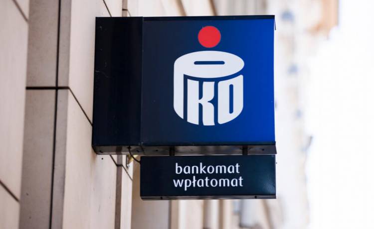 Pilny komunikat od PKO BP, fot. Shutterstock