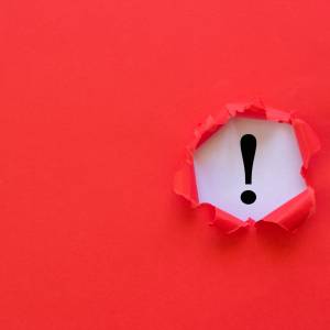 Kawałki szkła w popularnych batonach! Klienci mogą zwrócić produkt