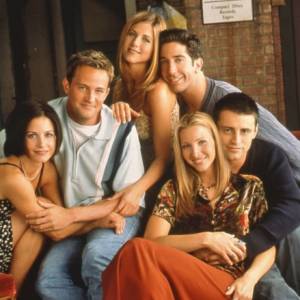 Trwają prace nad polską wersją kultowych "Przyjaciół"! Kto zagra w "Rekinach Warszawy"?