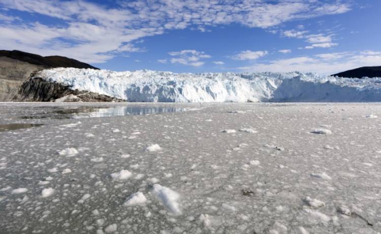 Rekordowe ilości roztopionego lodu Grenlandii. Opublikowano szokujące zdjęcie