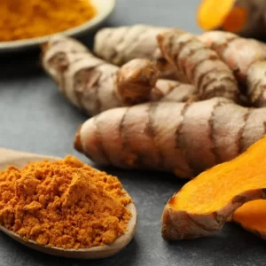 Co daje picie kurkumy codziennie? Eksperci odpowiadają!
