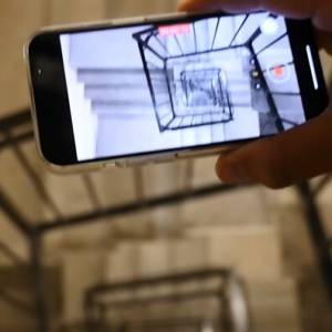 iPhone 13 vs. Nokia 3310. Który telefon przeżył upadek z 20. piętra? [WIDEO]