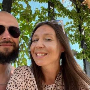 Robert ze "Ślubu..." romantycznie. Pokazał niepublikowane zdjęcia z dnia, kiedy poznał żonę! [FOTO]