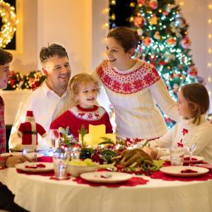 Jak przygotować stół na Wigilię? Jakie tradycyjne elementy powinny się na nim znaleźć?                 