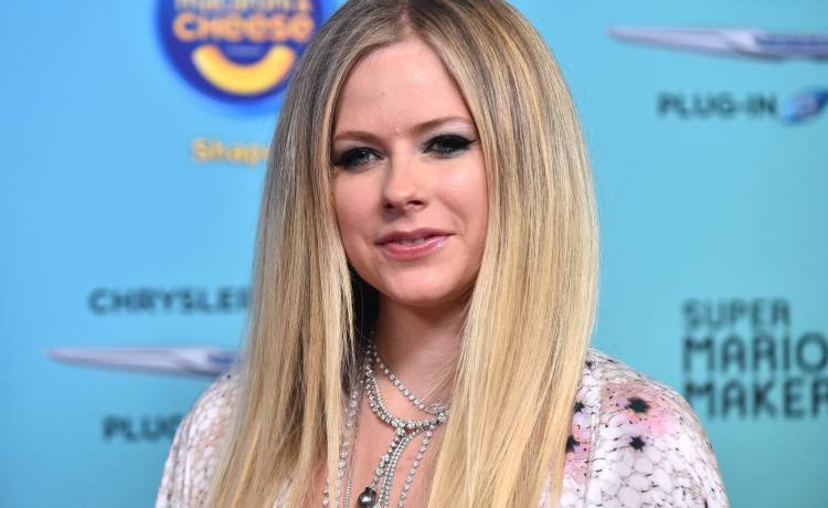  Avril Lavigne nie żyje?! Tak twierdzą niektórzy fani piosenkarki