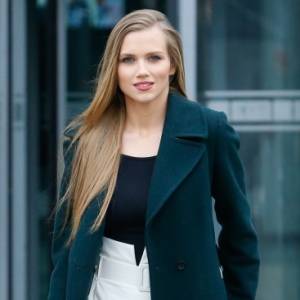 Agnieszka Kaczorowska-Pela jako mała dziewczynka! Tak wyglądała na planie "Klanu" w przeszłości [ZDJĘCIA]