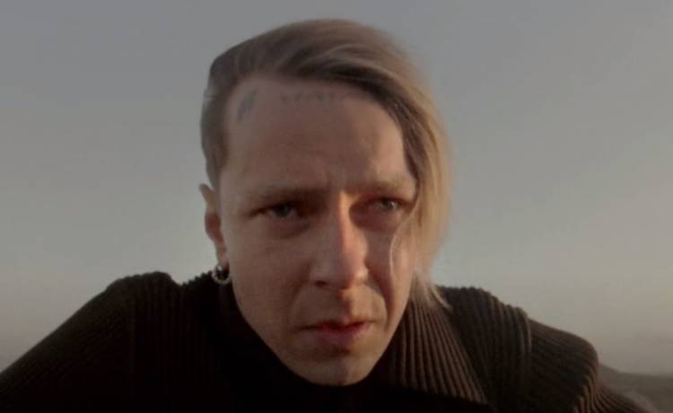 Tymek "zmarł w wieku 27 lat". Informacja o śmierci znanego rapera w social mediach. O co chodzi?