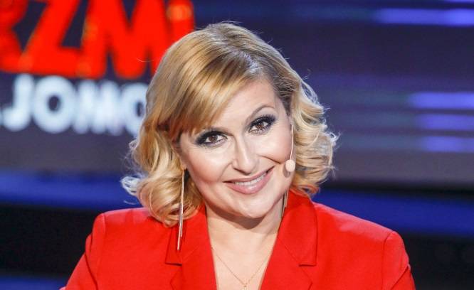 Katarzyna Skrzynecka pokazała nie jedną, a dwie córki! Kim jest tajemnicza 25-latka? [ZDJĘCIA]                                               