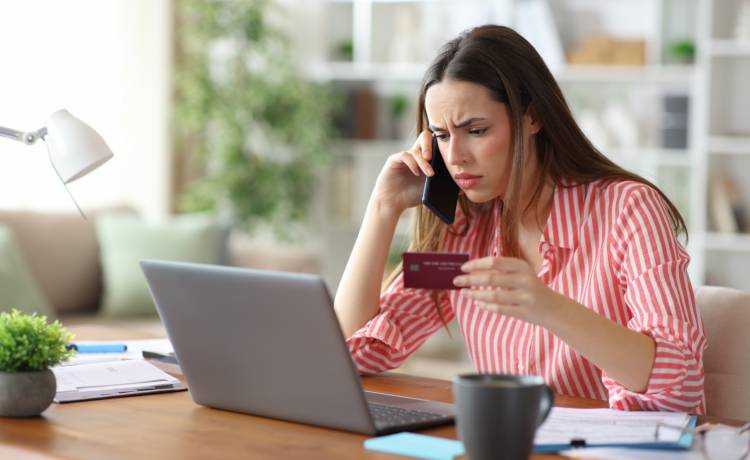 Jedno kliknięcie i zwrot gotowy. Nowe prawo zmieni zakupy w internecie, fot. Shutterstock