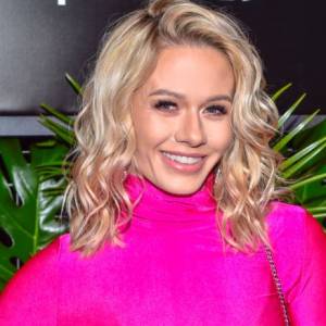 Kasia Dziurska w prześwitującej, koronkowej kreacji na weselu. "Wow przyćmiłaś Pannę Młodą" - piszą zachwyceni fani