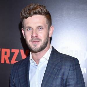 Antek Królikowski z braćmi. Rodzinna fotografia trafiła do sieci. Internauci wspominają ich tatę [FOTO]