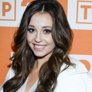 Izabella Krzan prezentuje zgrabne ciało. Czerwone bikini to strzał w dziesiątkę! 