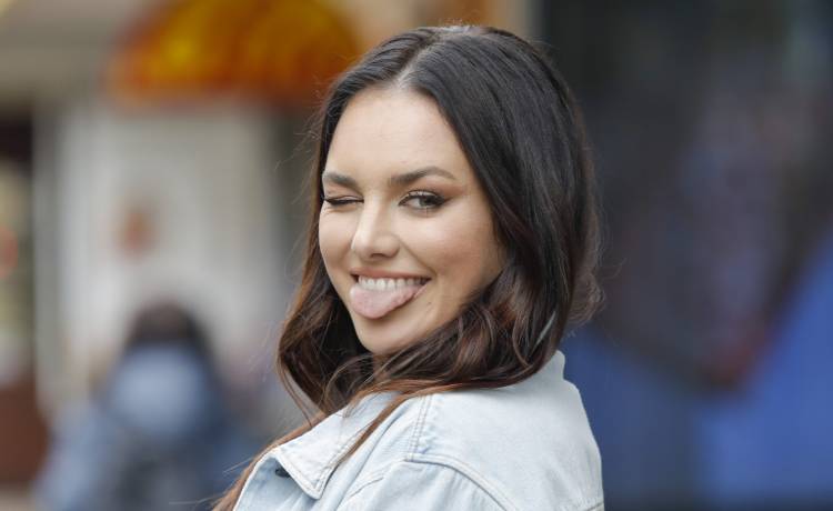 Jak Ewa Farna określa swoje życie? To prawdziwy „Czeski Film”!