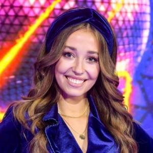 Izabella Krzan w czerni. Śmiała stylizacja podkreśliła jej zgrabne ciało. "Nogi do nieba" [ZDJĘCIE]