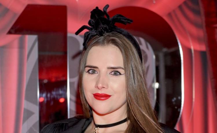 Ola Nowak stała się Kobietą-Kot. Taki strój przygotowała na Halloween [WIDEO]