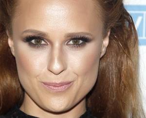 Z okazji urodzin Kaja Paschalska podzieliła się zmysłowymi zdjęciami. Odsłoniła biust. "Ślicznotka"