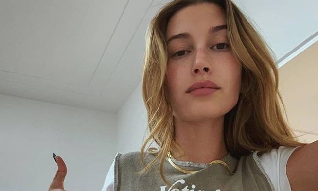 Hailey Bieber zaskoczyła fanów. Modelka odsłoniła nowe tatuaże!