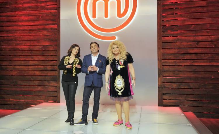 "MasterChef". Za nami pierwszy odcinek nowej edycji. Komu jury wręczyło legendarnego "fartucha"?
