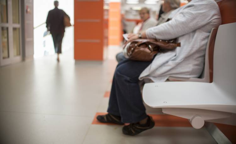 Koniec dzwonienia po przychodniach! Rząd wprowadza centralną e-rejestrację pacjentów, fot. Shutterstock