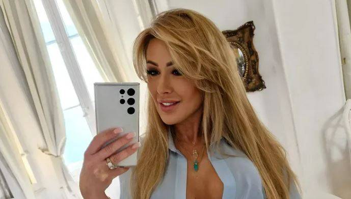 Sylwia Peretti w bikini. Fani zbierają szczęki z podłóg. "Piękna" [FOTO]