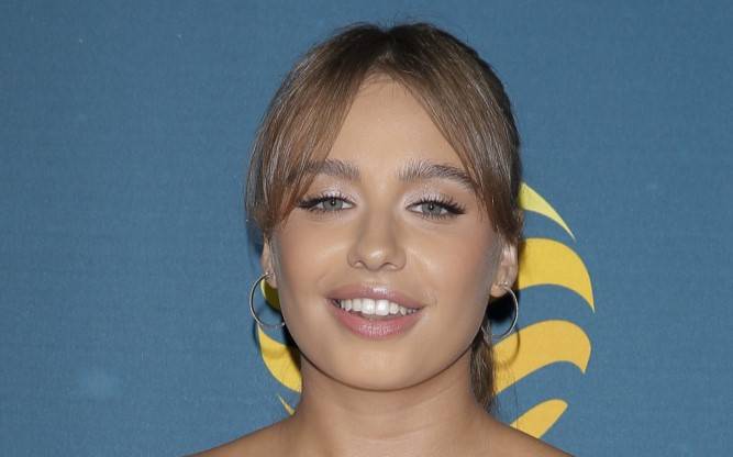 Oliwia Bieniuk udostępniła nowe zdjęcie. Wygląda jak po operacjach plastycznych? [FOTO]