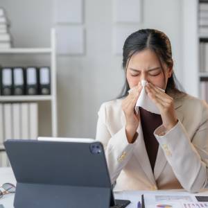 Tak pozbędziesz się kataru. Poznaj najlepsze domowe sposoby 