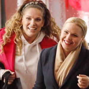 Nowa postać w serialu: "Przyjaciółki"! Znany aktor skradnie serca głównych bohaterek!