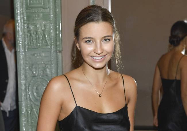 Julia Wieniawa uwodzi na rajskich wakacjach. Aktorka śmiało eksponuje wdzięki [ZDJĘCIA]