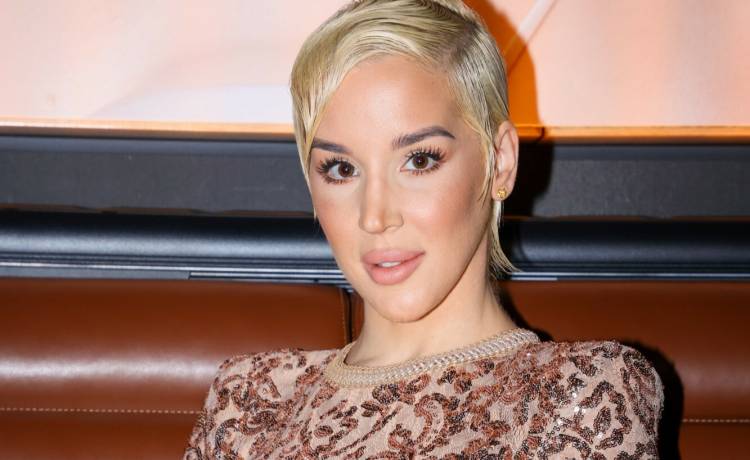 Lil Masti wstawiła zdjęcie w bieliźnie. Odbiór jest różny. "Nie wstydzisz się, że po porodzie Twoje ciało jest inne"