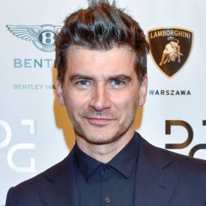 Tomasz Kammel oburzony sytuacją na lotnisku. "Była przekonana, iż pozytywny test oznacza, że może jechać na wakacje"