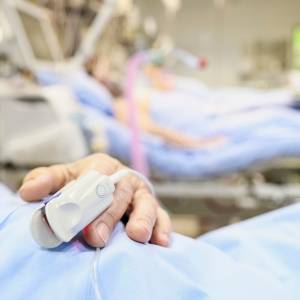 AstraZeneca łagodzi trudny przebieg Covid-19. Alternatywa dla osób ze słabą odpornością    